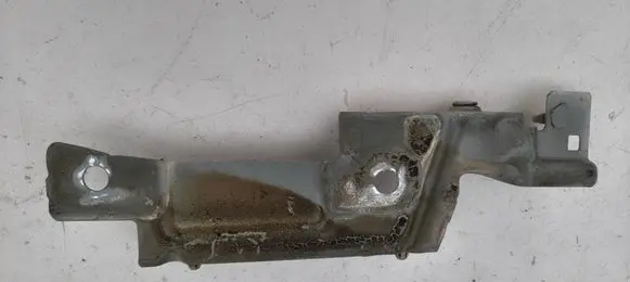 Renault Captur Fender mounting bracket 631235481R