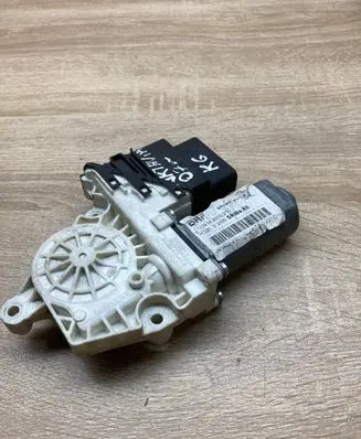 Skoda Octavia Mk2 (1Z) Rear door window regulator motor 1K0959703P 993424200