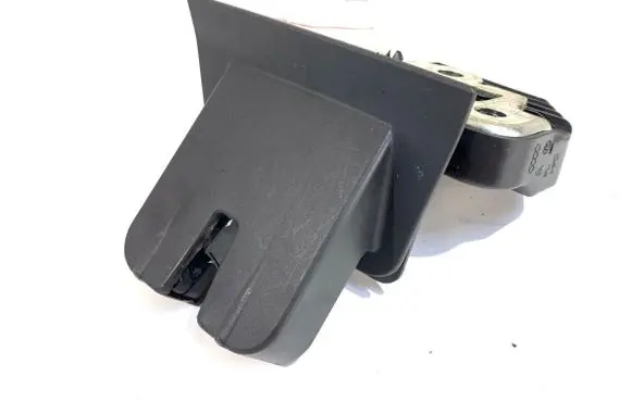 Audi A4 S4 B8 8K Tailgate exterior lock 