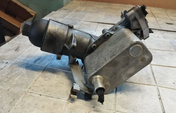 BMW X6 E71 Oil filter mounting bracket 7788453