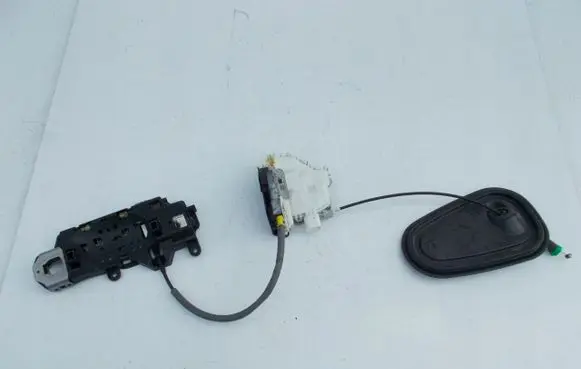 Loading door lock
