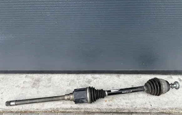 BMW X3 G01 Front driveshaft 8643184