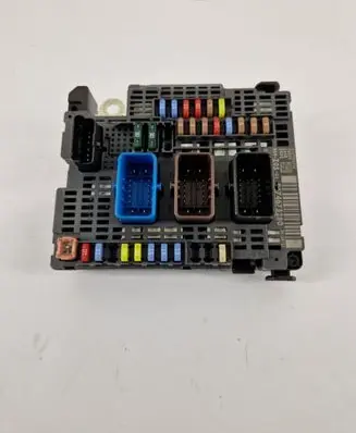 Citroen C4 I Picasso Fuse module 9674675280