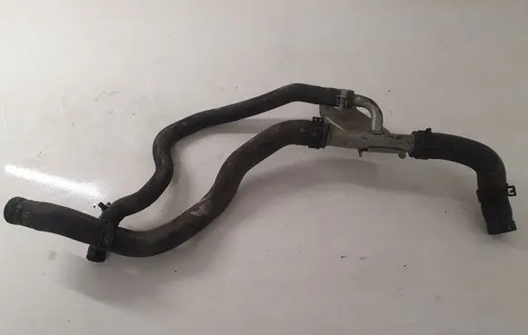 Engine coolant pipe/hose