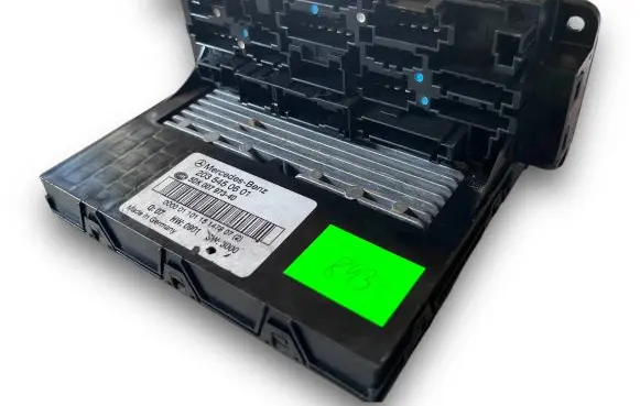 Mercedes-Benz C AMG W203 Central body control module S843 A2035450601