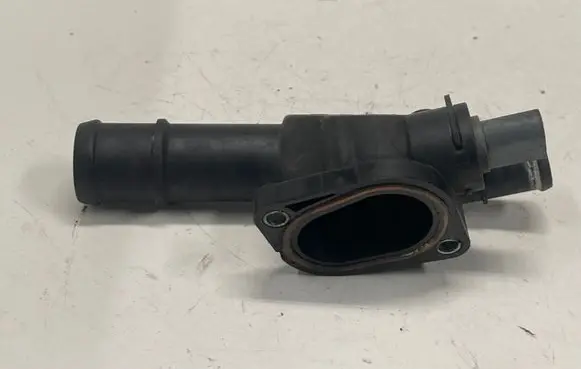 Volkswagen Golf V Engine coolant pipe/hose 03G121132B