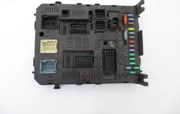 Peugeot 308 Comfort/convenience module 9678477280 BSI04EVK0500 239133001