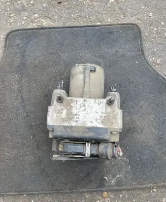 Audi A4 S4 B5 8D ABS Pump 8D0614111