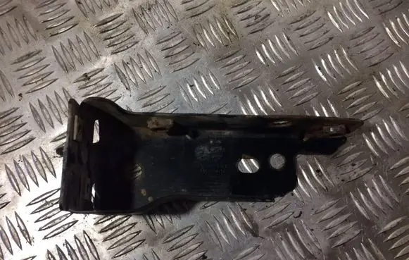 Volkswagen PASSAT B4 Front bumper mounting bracket 3A0807134C