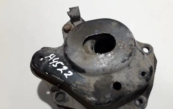 Volkswagen Polo III 6N 6N2 6NF Engine mount bracket 6n0199561f