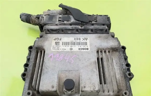 Opel Astra H Engine control unit/module 55198055