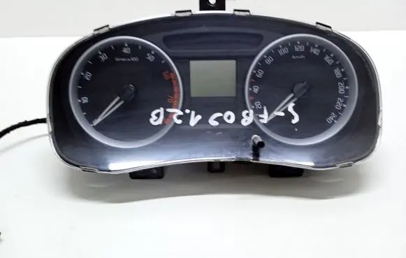Skoda Fabia Mk2 (5J) Speedometer (instrument cluster) 5J0920811B V2802476 A2C53319711