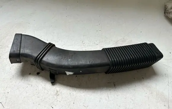 BMW 5 GT F07 Air intake duct part 7811597