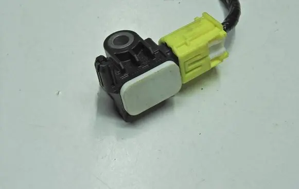 Mitsubishi ASX Airbag deployment crash/impact sensor 8651A117 4068 101210104