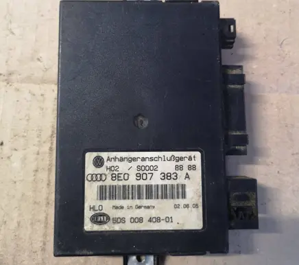 Volkswagen Touran I Tow bar trailer control unit/module 8E0907383A S0002 5DS00840801