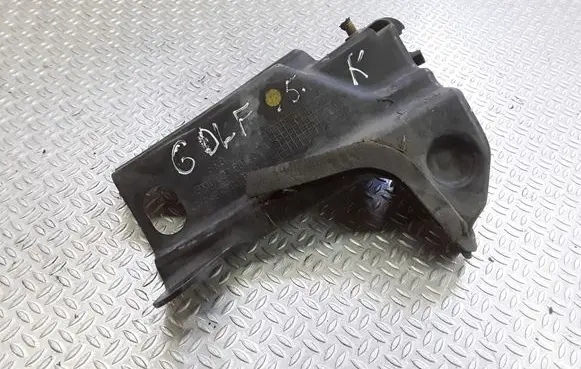 Volkswagen Golf Plus Front bumper mounting bracket 5M0823601C
