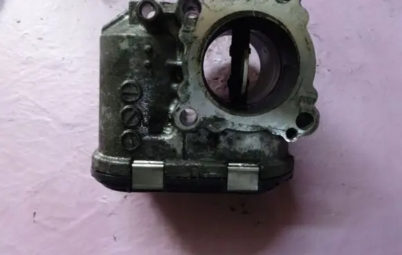 Opel Vivaro Throttle valve M9RE780