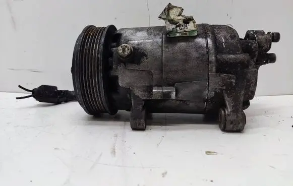 Volkswagen Golf IV Air conditioning (A/C) compressor (pump) 1JE820803