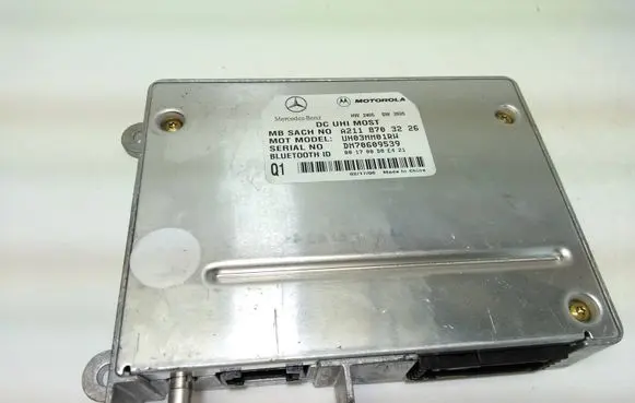 Mercedes-Benz E W211 Bluetooth control unit module A2118703226 UH03MM01RW DM70609539