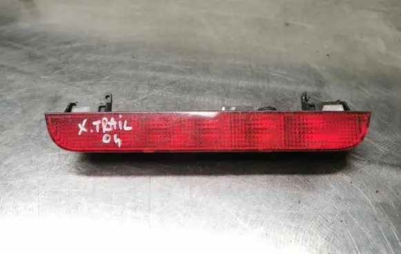 Nissan X-Trail T30 Third/center stoplight