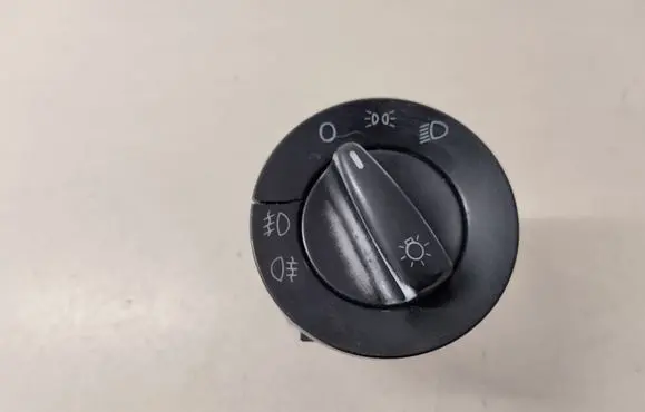Volkswagen Golf IV Light switch