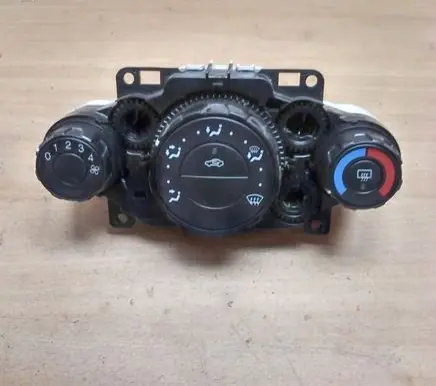Ford Fiesta Climate control unit 8A6118549AE