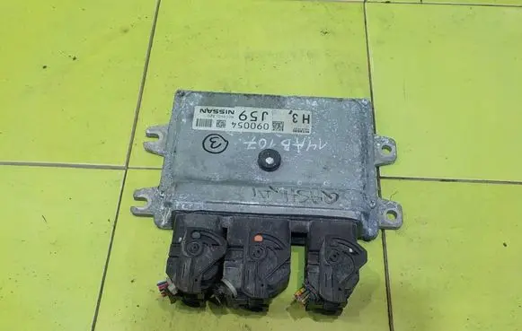 Nissan Qashqai+2 Engine control unit/module MEC940320