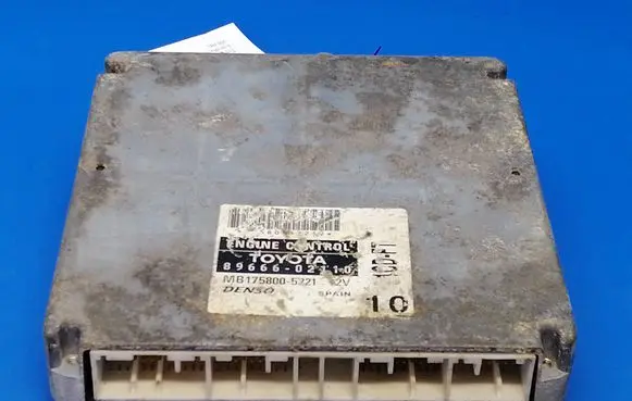 Toyota Corolla E120 E130 Engine control unit/module 8966602110 MB1758005221 1758005221