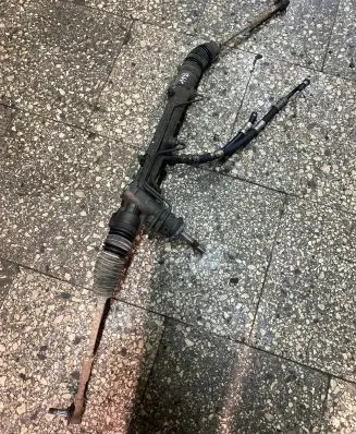 Opel Zafira A Steering rack