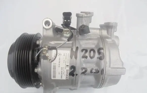 Mercedes-Benz C W205 Air conditioning (A/C) compressor (pump) A0008303902