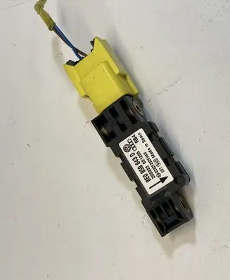 Volkswagen Phaeton Airbag deployment crash/impact sensor 8E0959643D