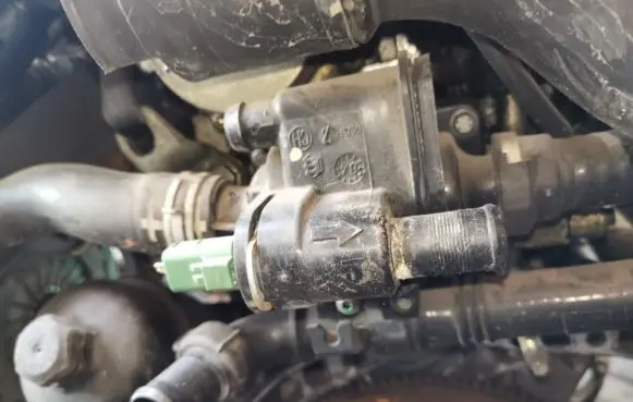 Peugeot 206 Engine coolant pipe/hose
