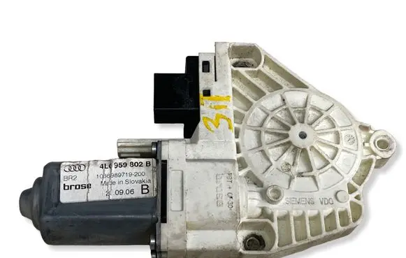 Audi Q7 4L Rear door window regulator motor 4L0959802B 210906 1036989719200