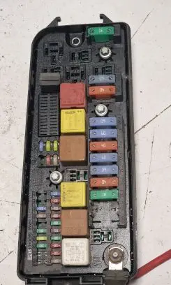 Opel Signum Fuse module 13205799 13417414 519178008