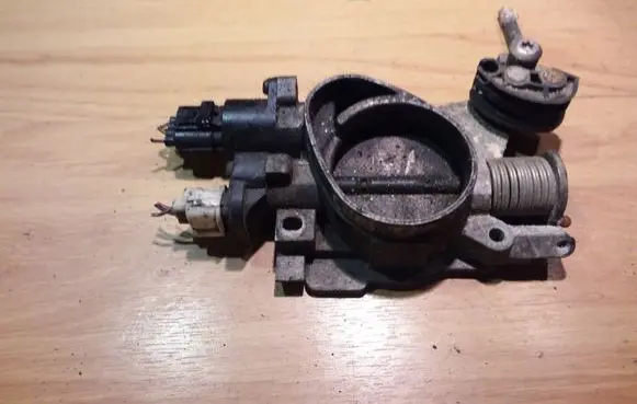 Chrysler 300M Throttle valve 12R15058B