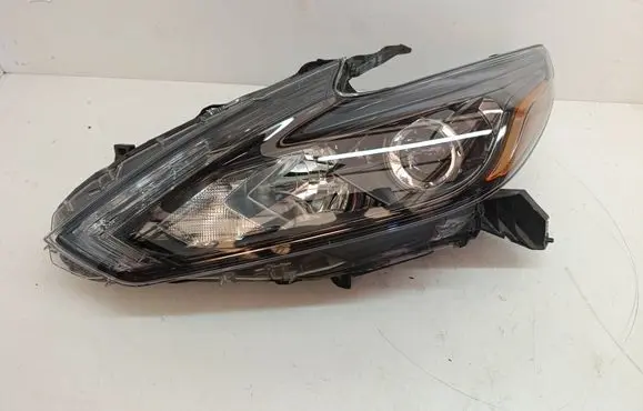 Nissan Altima Headlight/headlamp