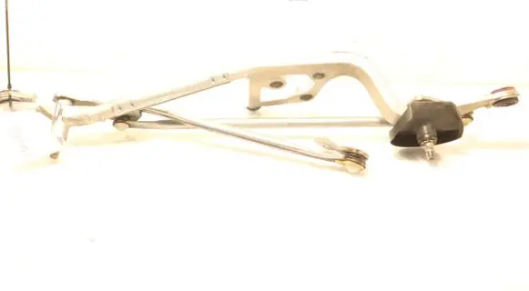 Toyota Yaris XP210 Front wiper linkage 