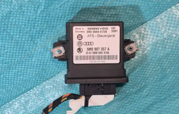 Volkswagen Golf Plus Light module LCM 5M0907357A 5WK49172B