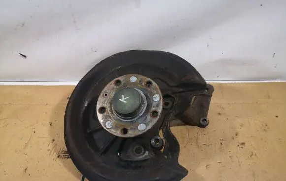 Volkswagen Golf Plus Rear wheel hub spindle/knuckle 