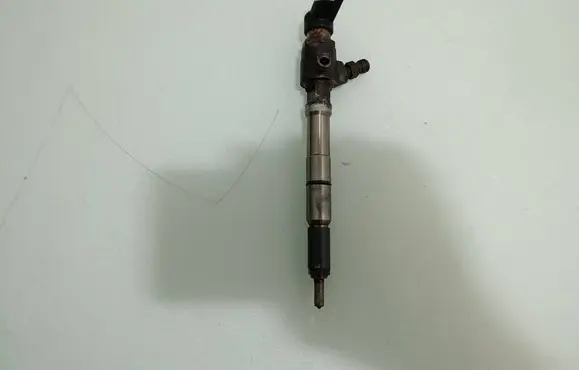 Volkswagen Caddy Fuel injector 03L130277B