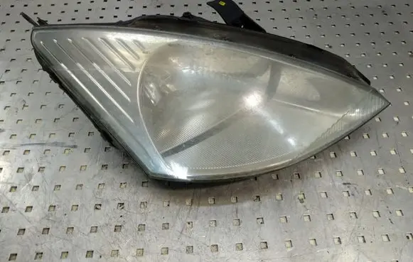Ford Focus Headlight/headlamp 94219423