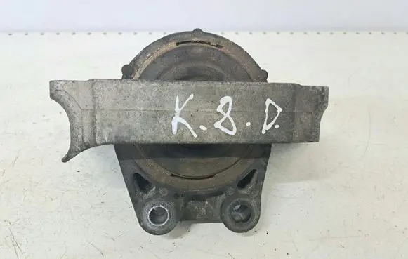 Engine mount bracket