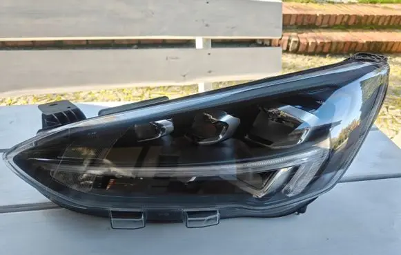 Ford Focus Headlight/headlamp