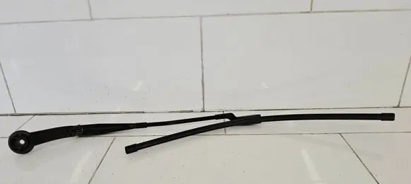 Ford Focus Front wiper blade arm BM5117526AB