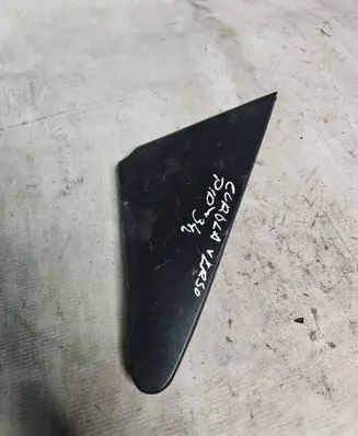 Fender trim (molding)