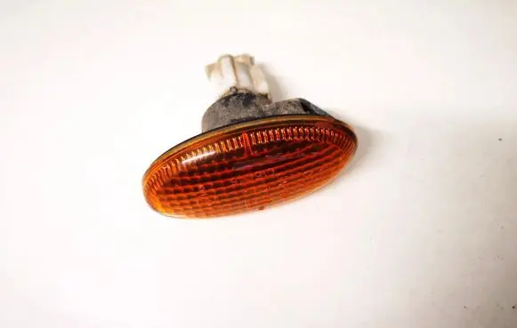 Subaru Impreza I Front fender indicator light 015445