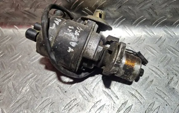 Mazda 323 Spark distributor T4T71472