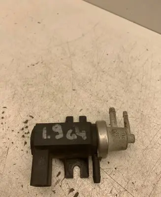 Audi A6 S6 C4 4A Vacuum valve 