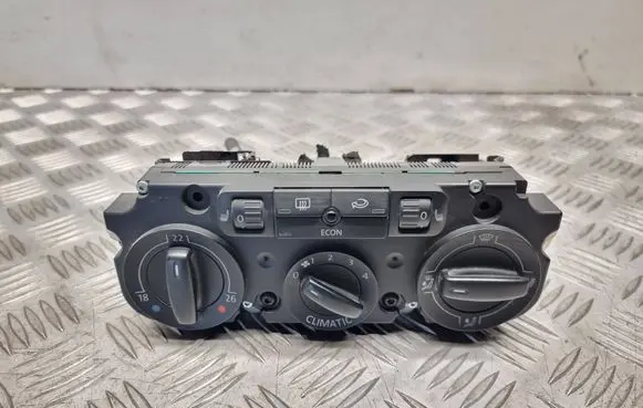 Volkswagen PASSAT B6 Climate control unit 53701 74730921