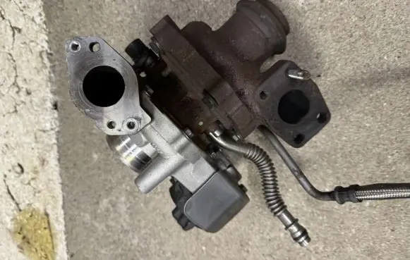 Ford Focus Turbo 9813241380